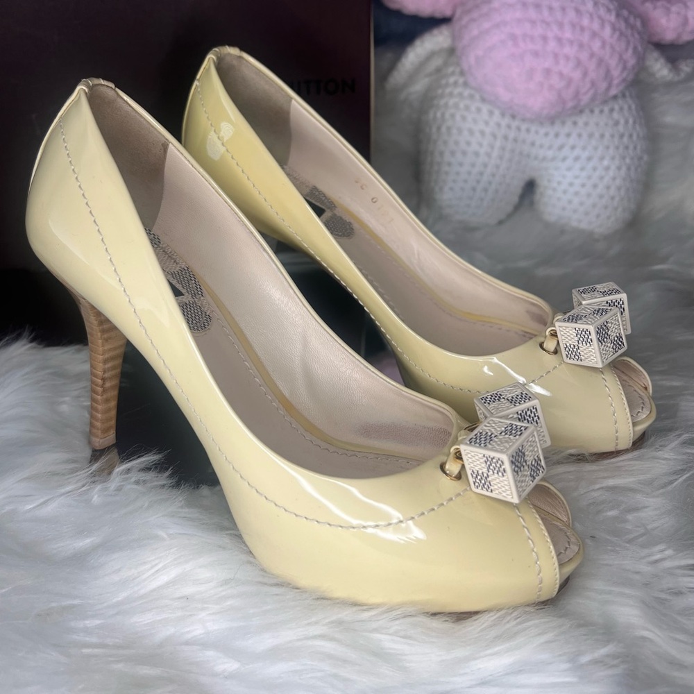 Louis Vuitton Cream Patent Leather and Damier Azur Peep Toe Heel Shoes Size EU36 - Picture 2 of 12